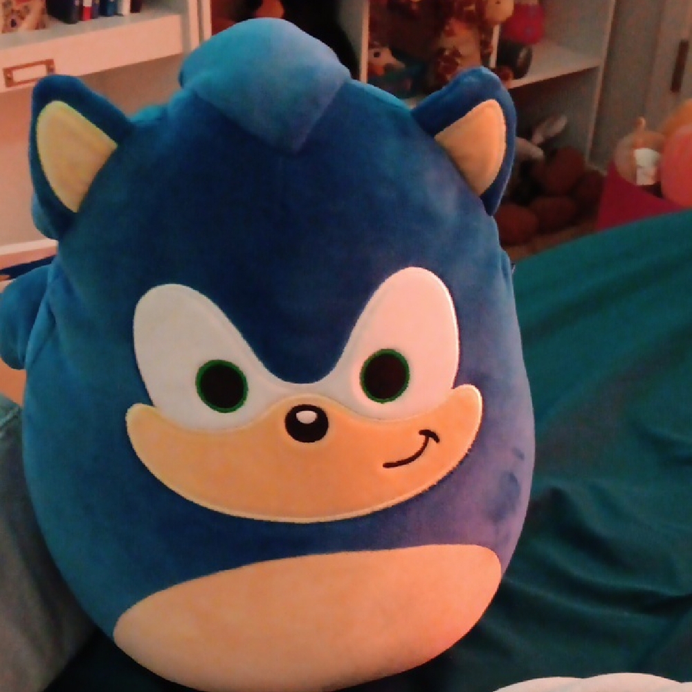 Squishmallows Blue and Red Character Set - Picture 2 of 5